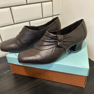 Life Stride Quorly Brown Women's Shoes